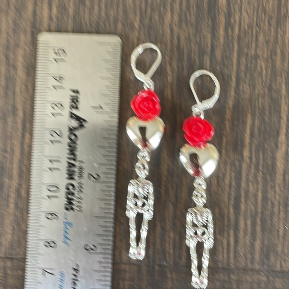 HAND CRAFTED SKELETON EARRINGS  Skeleton Charms  Hearts  Rose Beads - Picture 5 of 12